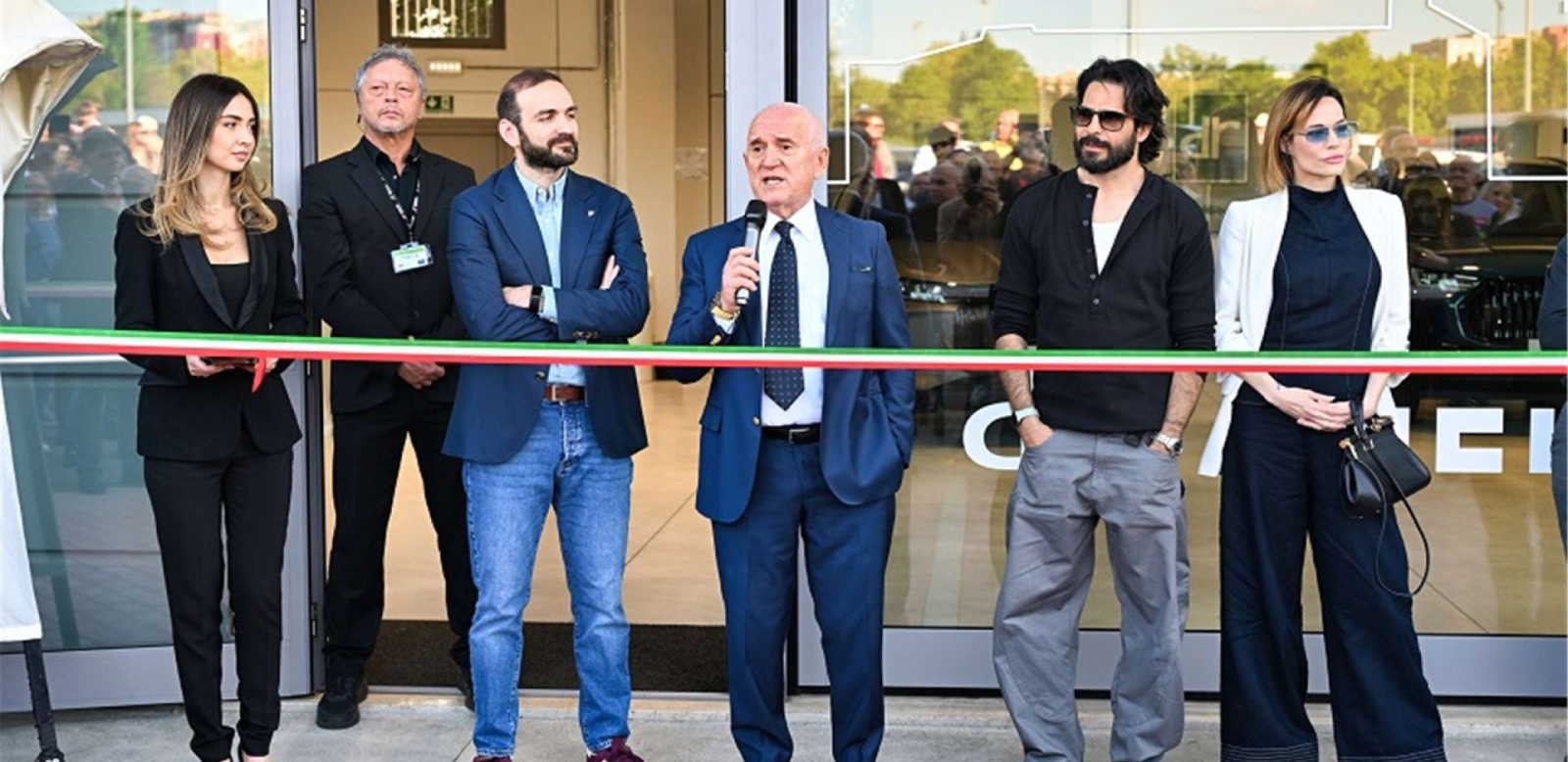 Grand opening alla Centralcar di Perugia: un migliaio di persone a scoprire il futuro della mobilità